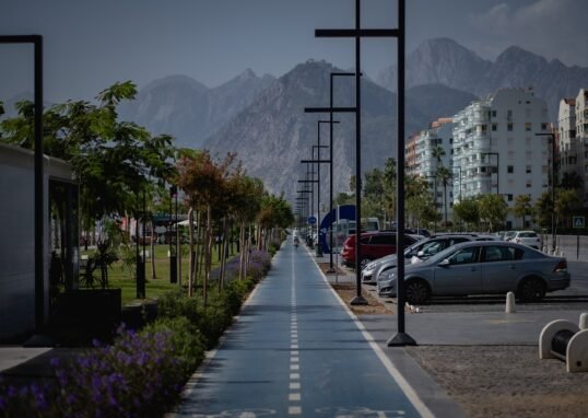 Coastal path along the Mediterranean in Antalya, Türkiye, host city of COP31