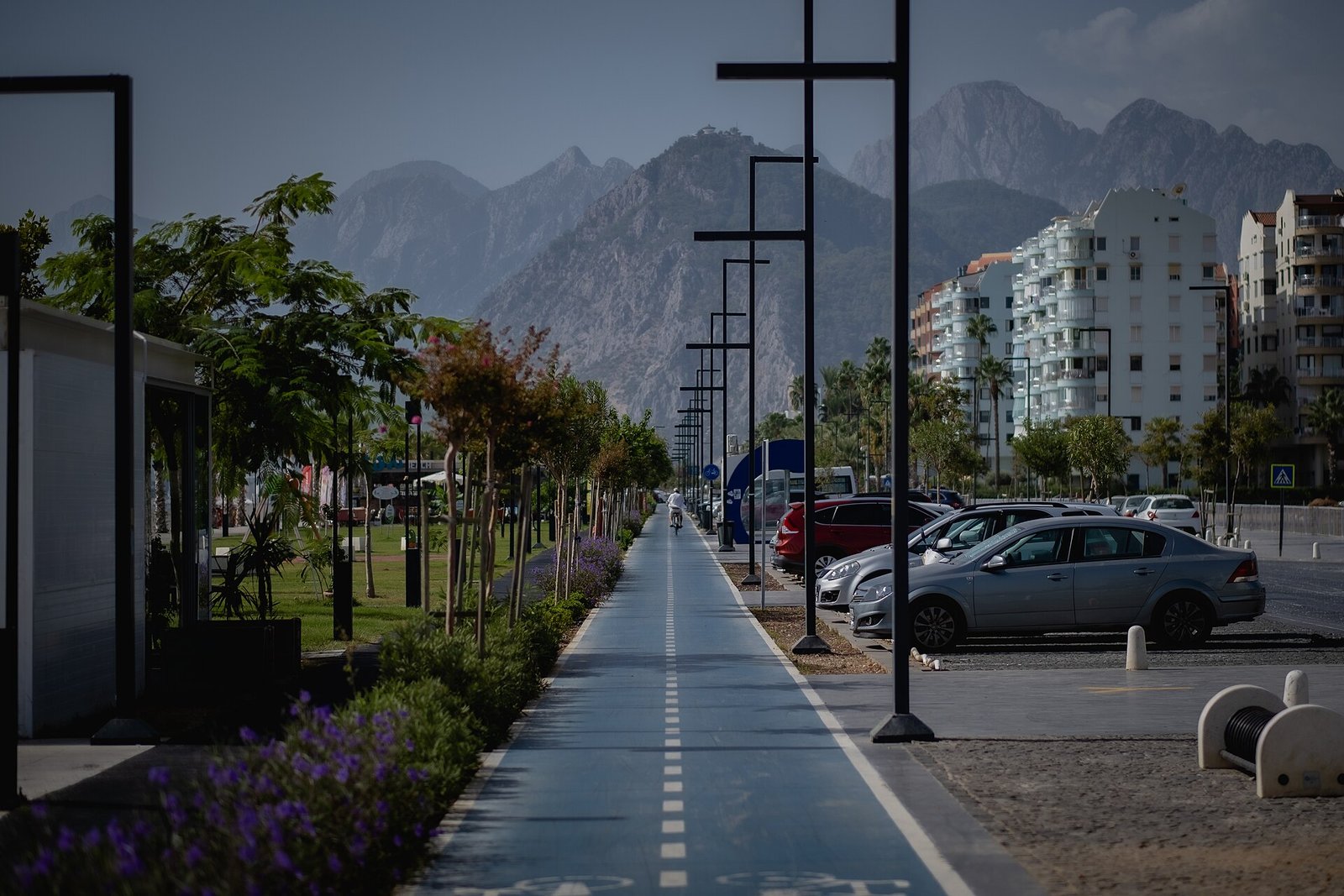 Coastal path along the Mediterranean in Antalya, Türkiye, host city of COP31