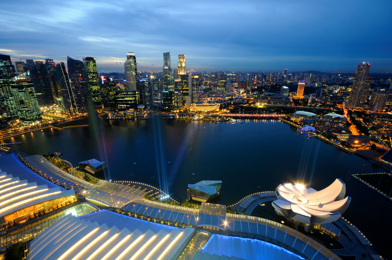 Marina Bay and the Singapore skyline at dusk