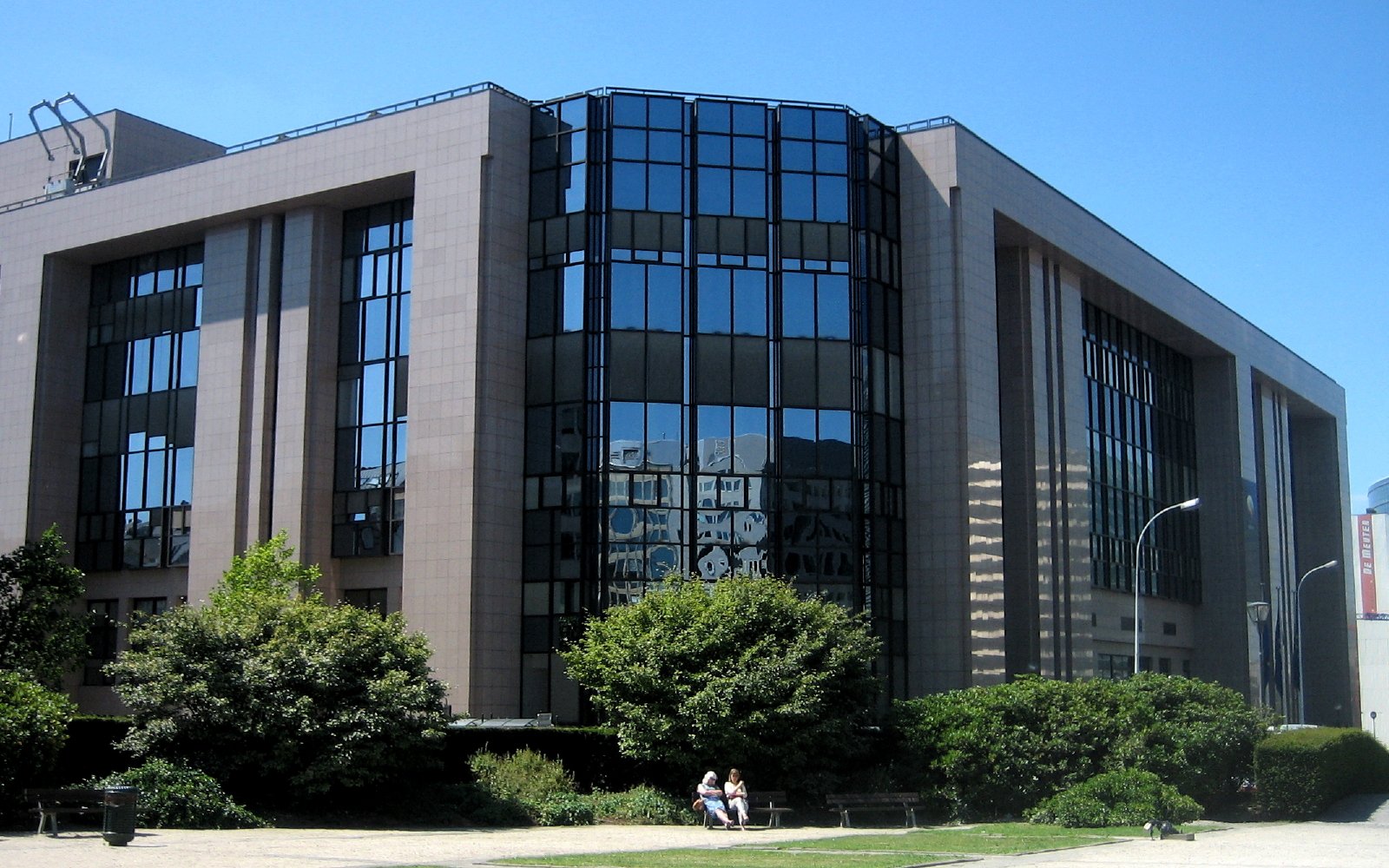 Justus Lipsius building of the EU Council in Brussels, horizontal view. Photo: JLogan / Wikimedia Commons (CC BY-SA 3.0)