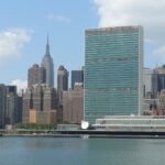 United Nations Headquarters with Chrysler and Empire State Buildings seen from the East River, New York — Ad Meskens / Wikimedia Commons (CC BY-SA 3.0)
