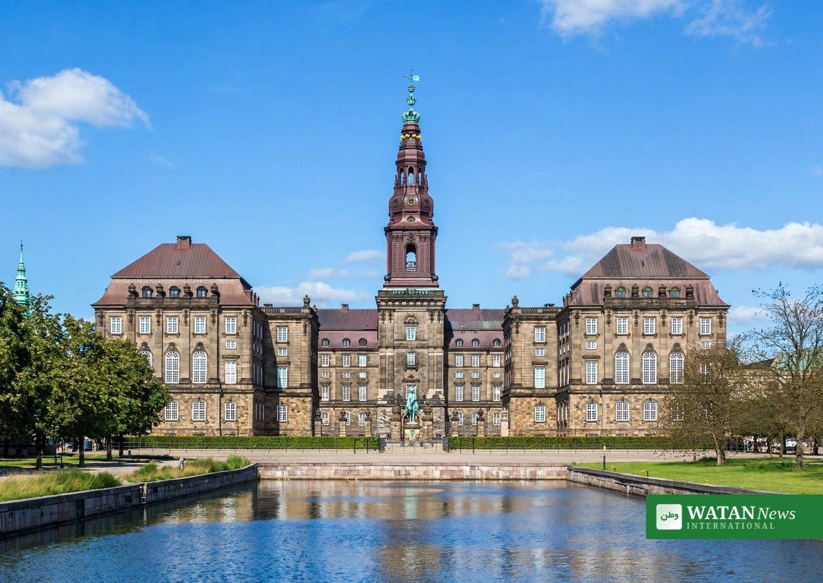 Christiansborg i København – her forhandles medieforliget for 2027-2030, der afgør Radio IIII's skæbne