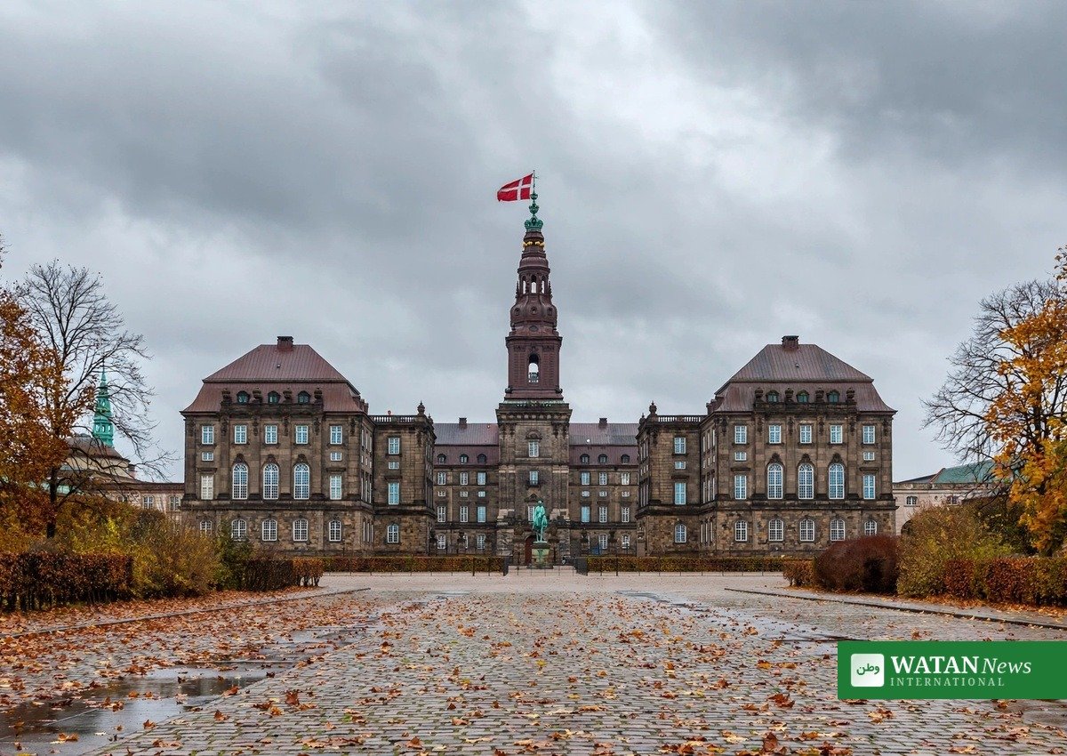 Christiansborg, sæde for Folketinget — Troels Lund Poulsen forventer samlet V-afstemning om sprøjteforbud