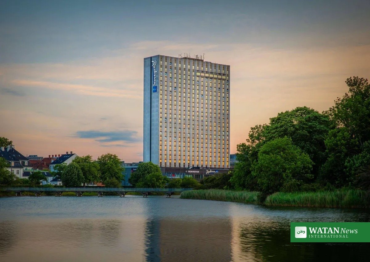 Radisson Blu Scandinavia Copenhagen tower at sunset - Verified Net Zero hotels