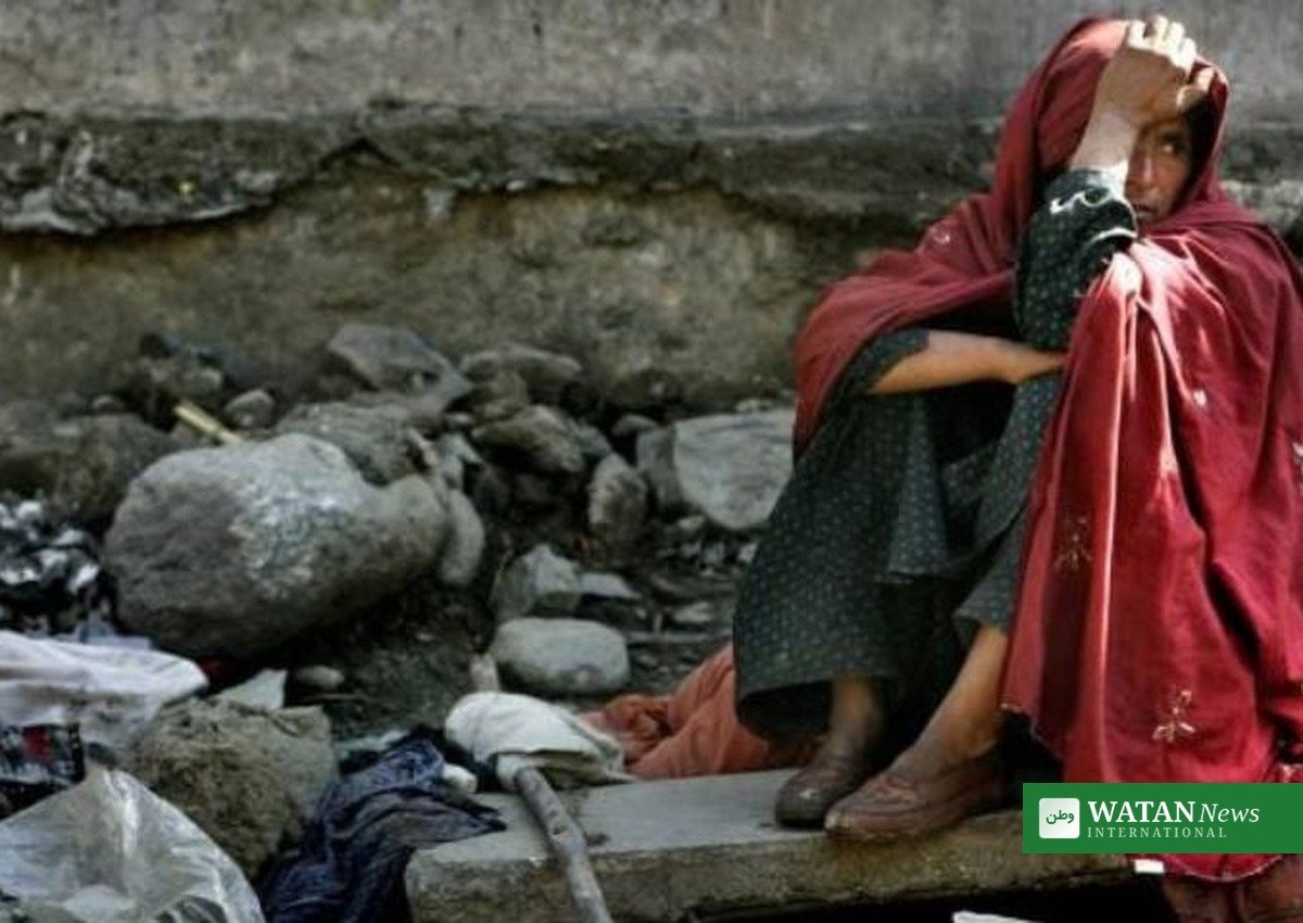 Sørgende overlevende efter jordskælvet i Pakistan i 2005