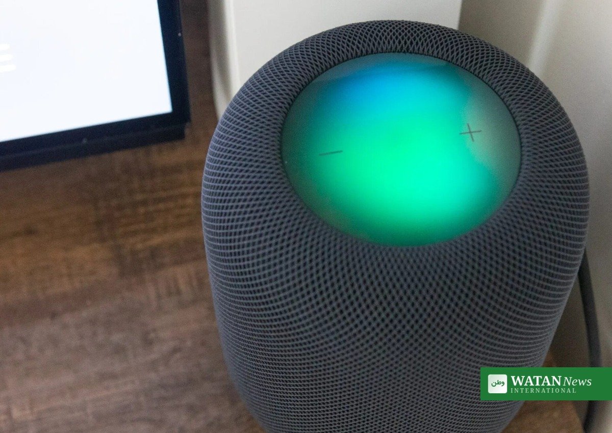 HomePod with Siri active in living room, Apple Welcome Home event smart home