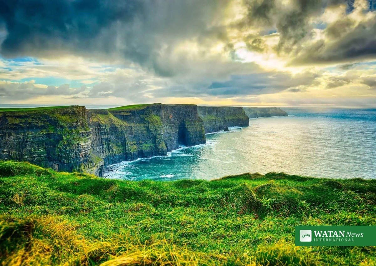 Irlands kyst ved Cliffs of Moher — klimabudget 2027