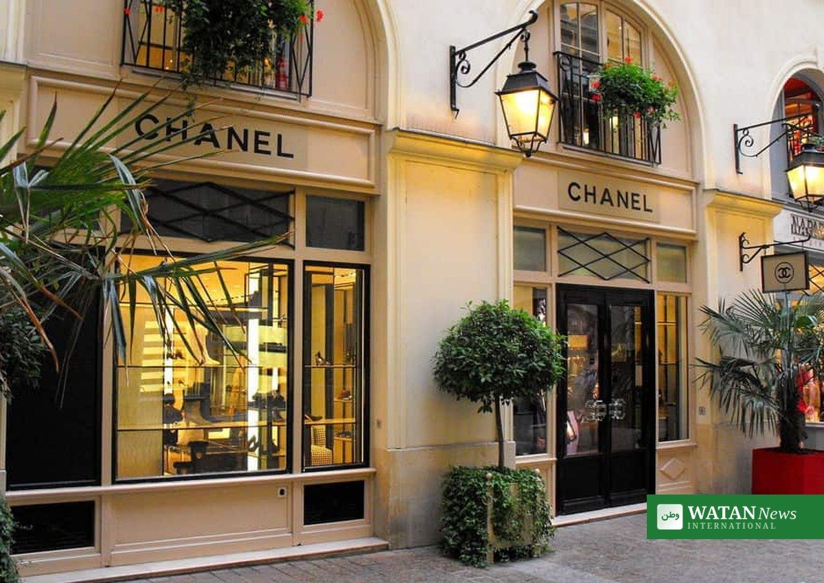 Luxury fashion boutique storefront in Paris as the China tax crackdown pressures luxury brands