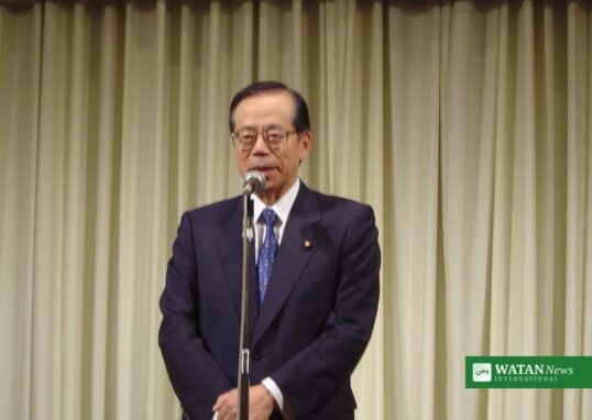 Former Japanese Prime Minister Yasuo Fukuda speaking at a podium