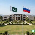 جی ایچ کیو راولپنڈی کے سامنے پاکستان اور روس کے پرچم