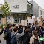 Saint-Denis students protest outside Lycée Paul-Éluard with placards