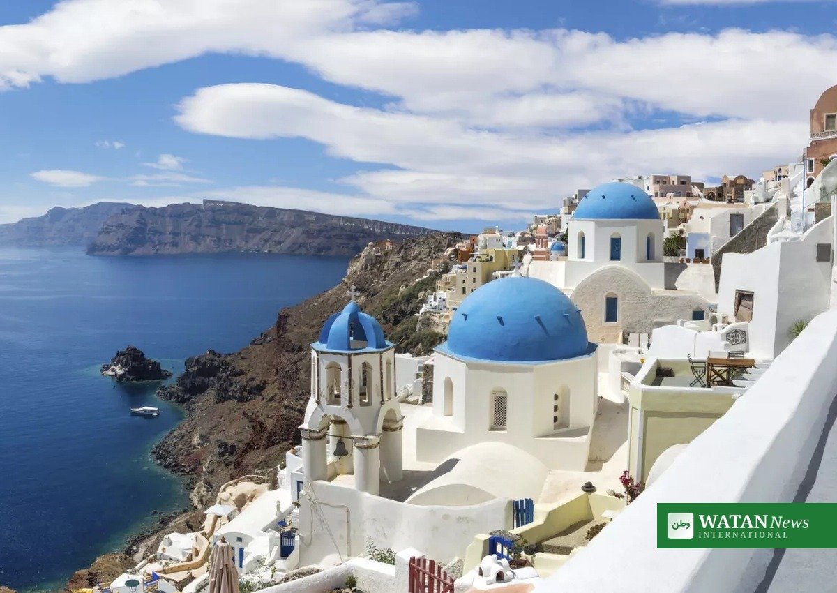 Best island seaside escapes: Oia, Santorini, Greece