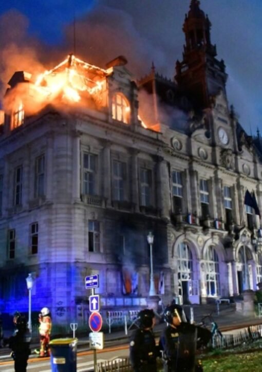 Limoges town hall fire: flames engulf the historic Limoges Town Hall roof on October 17, 2026