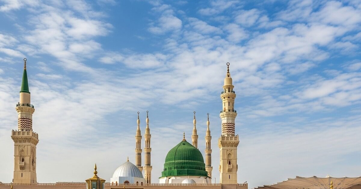 The Prophet's Mosque in Medina — the holy city over which the Saudi-led coalition says it intercepted a Medina cruise missile