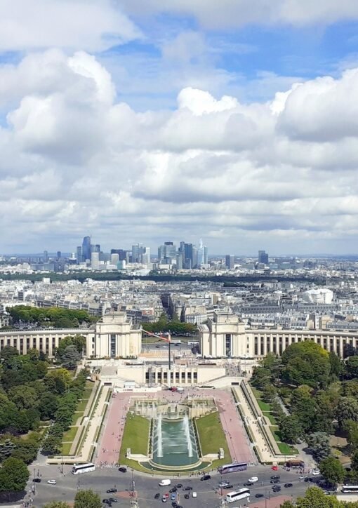Moody's France rating: La Défense financial district towers rise behind Paris
