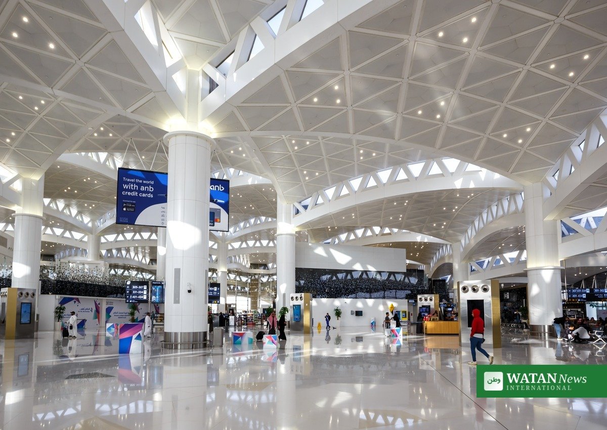 Houthis Riyadh airport warning: interior of King Khalid International Airport terminal in Riyadh