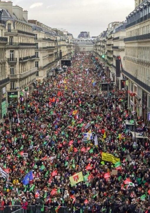 France weekend protests: large protest march in Paris
