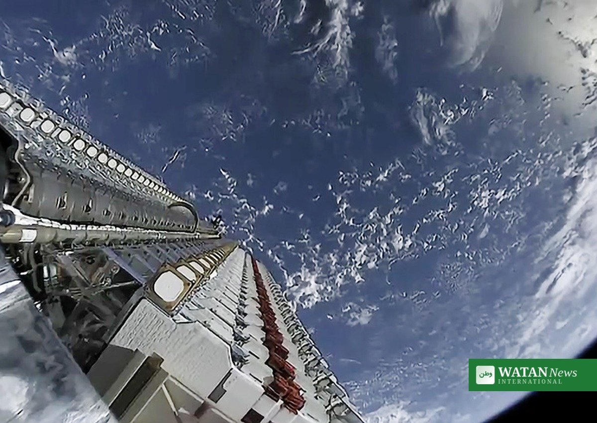 Starlink satellite stack above Earth, illustrating the Ukraine Starlink Starshield restored network
