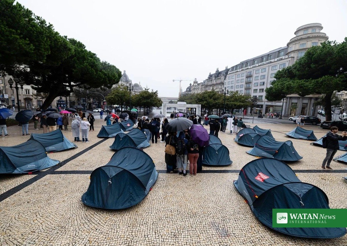 Portugal housing protest camps: tent camp cleared in a Portuguese city square