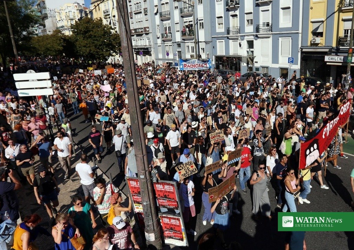 Portugal housing protest camps: tents in a Portuguese city square during the housing demonstration