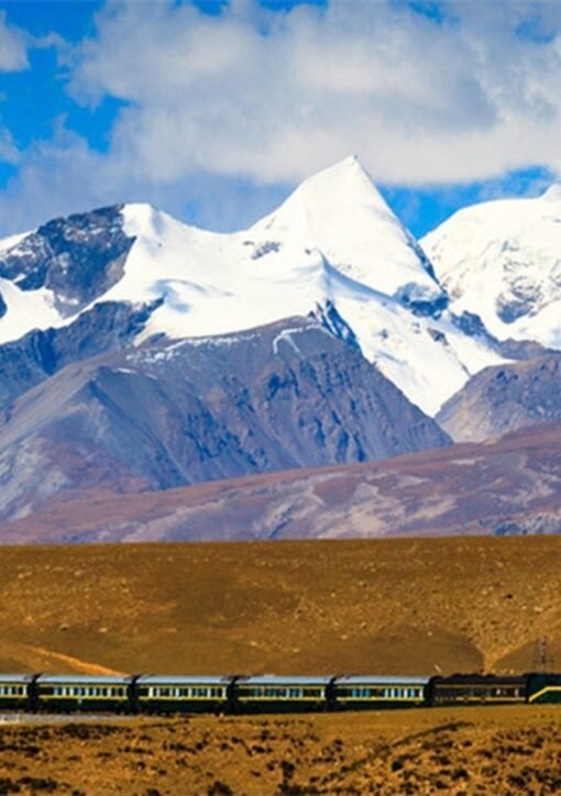 Tibet earthquake magnitude 7: snow-capped mountains in Nagqu, Tibet.