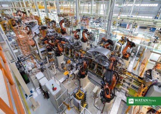 Robotter på bilfabrik – Connected Vehicle Security Act vil forbyde kinesiske elbiler i USA