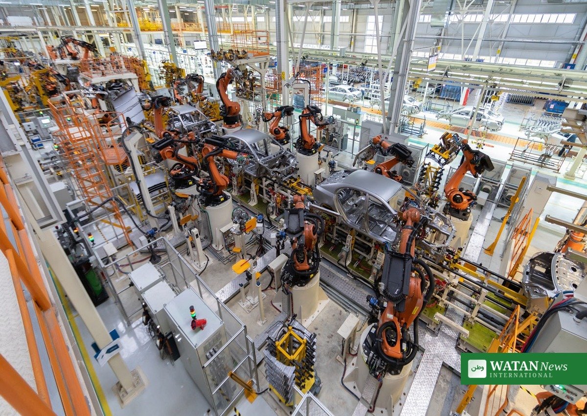 Robotter på bilfabrik – Connected Vehicle Security Act vil forbyde kinesiske elbiler i USA