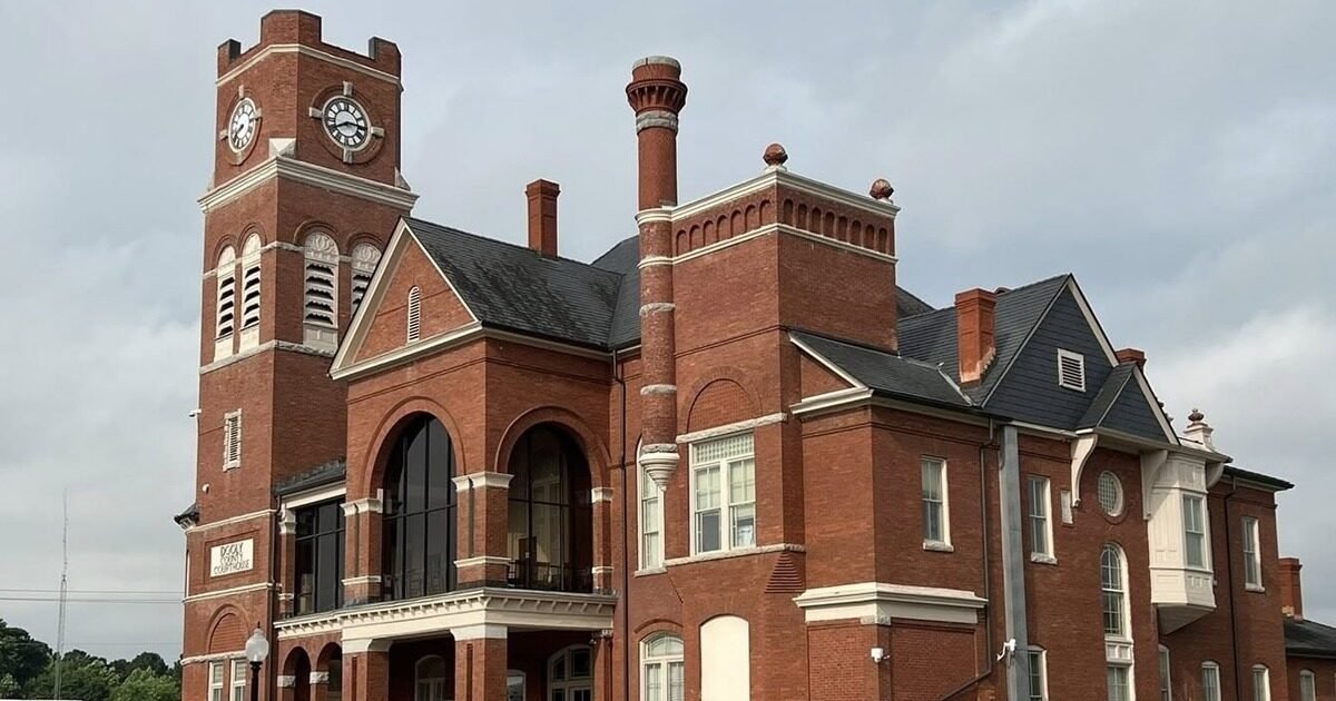Georgia homecoming shooting: Dooly County Courthouse in Vienna, Georgia