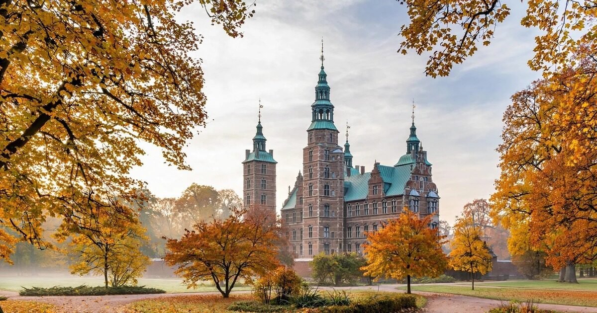 Copenhagen autumn — Rosenborg Castle in Kongens Have