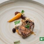عمدہ انداز میں پیش کی گئی ایک ڈش
