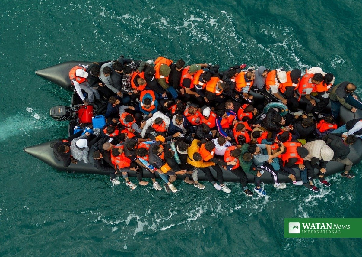 Djibouti boat disaster: overcrowded migrant boat at sea (illustrative image)