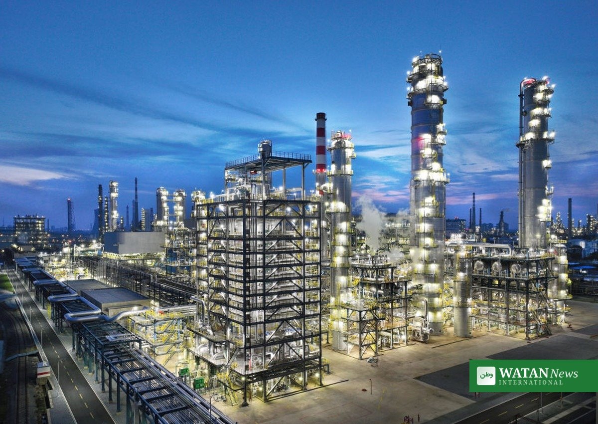 Ukraine Russia drone strikes: oil refinery at dusk