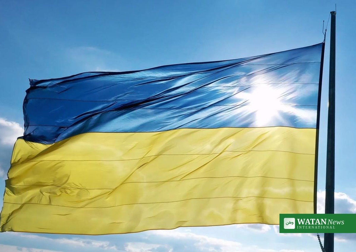 Ukrainian flag waving as the trilateral Ukraine summit proposal is debated in Washington