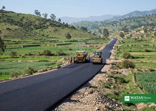 چھوئی کھینتلہ-گرم تھون روڈ کی تعمیر کا منظر — ہری پور میں سڑک منصوبے کا 70 فیصد کام مکمل