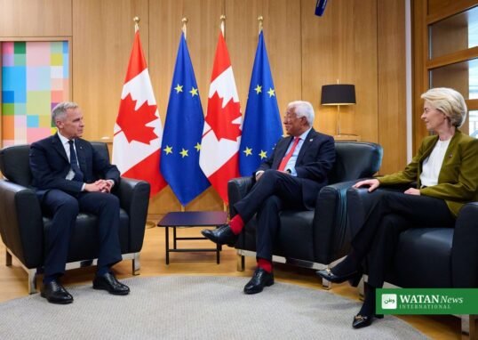 Canadian Prime Minister Mark Carney, European Council President Antonio Costa and European Commission President Ursula von der Leyen at a Canada-EU meeting