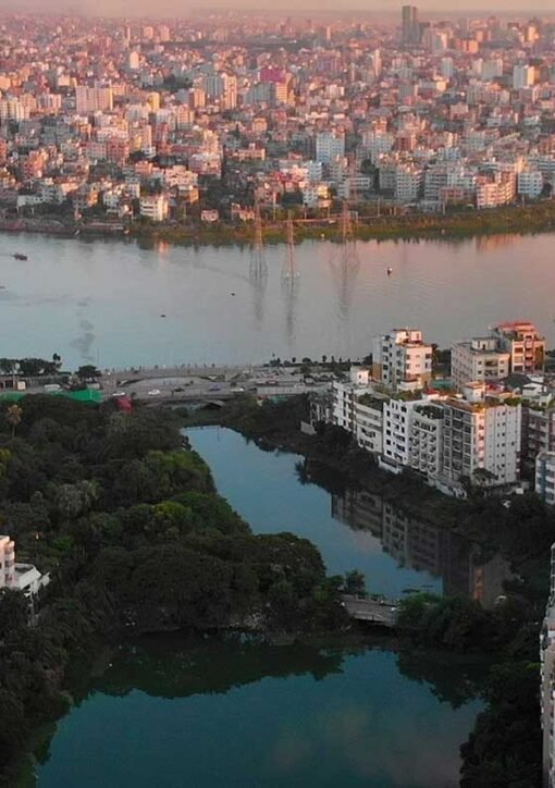 Dhaka byskyline ved solnedgang, værtsby for BTTF 2026-messen for bæredygtig turisme