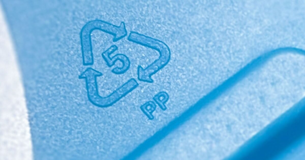Californiens SB 343 Truth in Recycling-lov pile-i-cirkel-symbol blokeret af retskendelse
