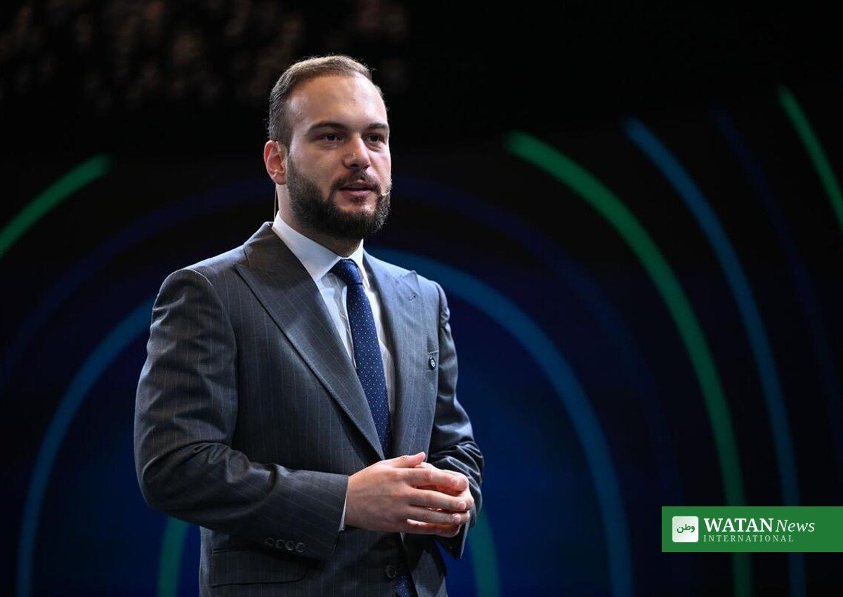 Samed Ağırbaş, COP31's grønne ambassadør og formand for Nulspildsfonden, taler ved Nulspildsforum