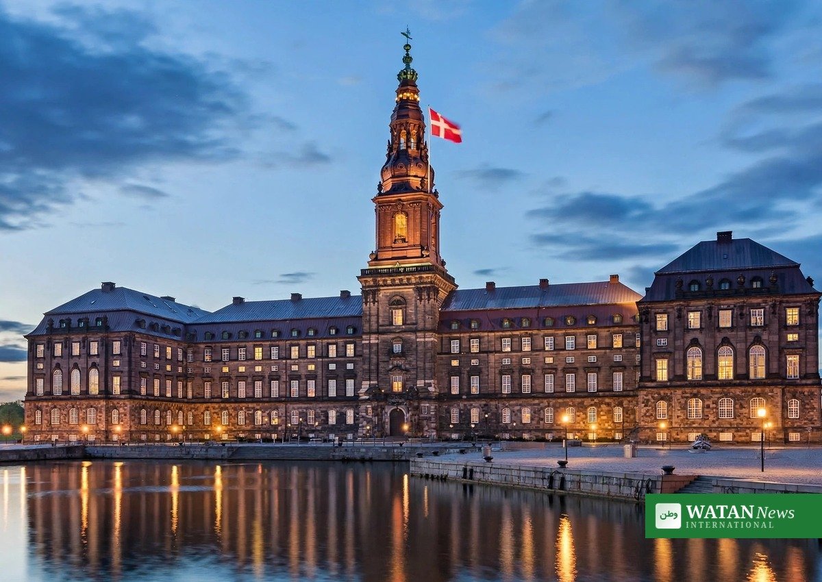 Christiansborg i København, hvor justitsminister Nicolai Wammen vil ændre loven om religiøse symboler for anklagere