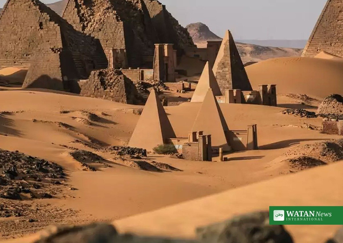 El-Obeid Sudan: ørkenlandskab med pyramider i Sudan