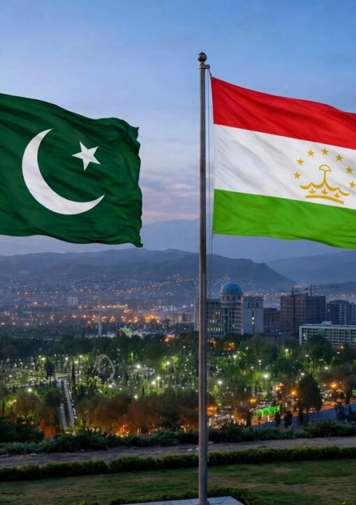 دوشنبے میں پاکستان اور تاجکستان کے پرچم ایک ساتھ لہرا رہے ہیں