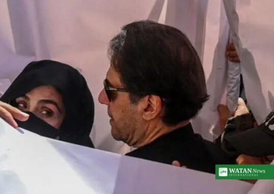 اڈیالہ جیل میں طبی معائنے سے قبل بانی پی ٹی آئی اور بشریٰ بی بی