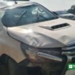 نوشہرہ میں فائرنگ سے متاثرہ سرکاری گاڑی