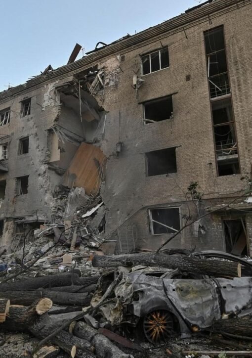 Zaporizhzhia glide bomb attack: apartment building destroyed by Russian airstrike